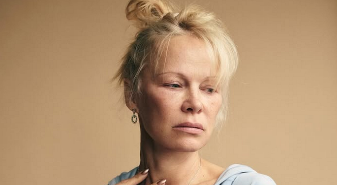 PAMELA ANDERSON 3