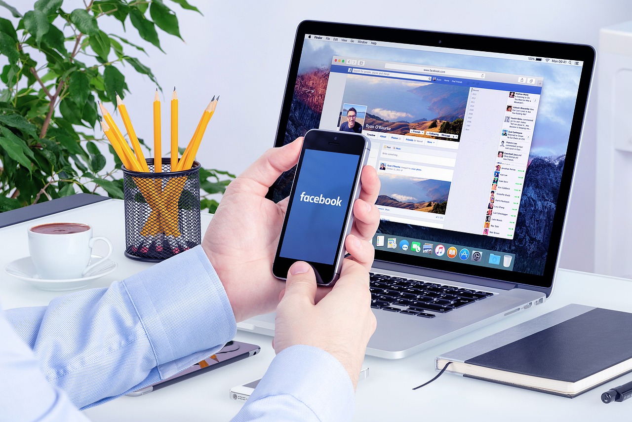 facebook mobile laptop