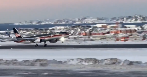 trump airplane greenland