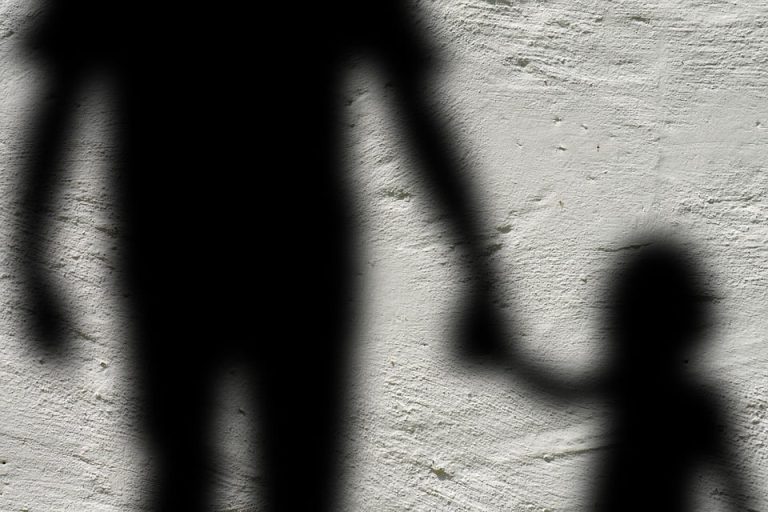 Παιδί, γονέας, κακοποίηση
