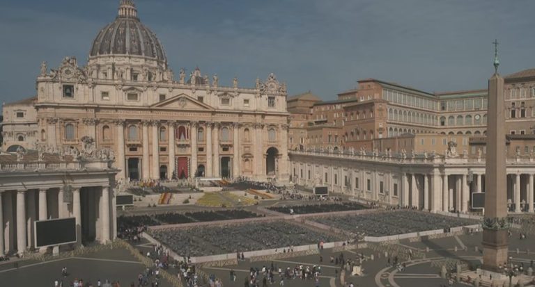 vatican vaticano plateia agiou petrou