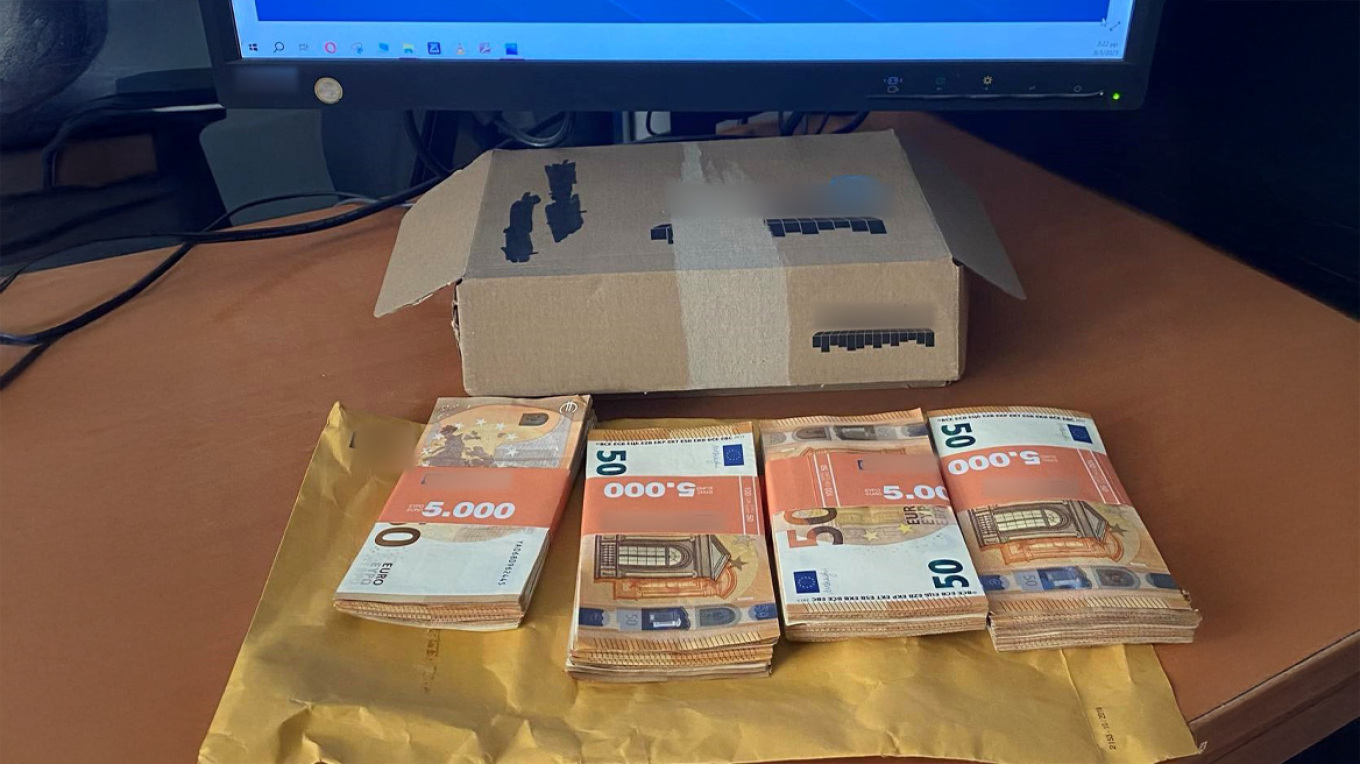 Χρήματα που βρέθηκαν σε κάδο ανακύκλωσης