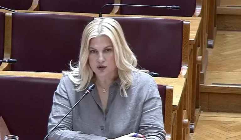 Η Βουλευτής ΠΑΣΟΚ ΚΙΝΑΛ Ράνια Θρασκιά