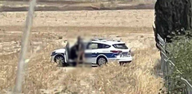 Περιπολικό αστυνομικοί χωράφι σεξ