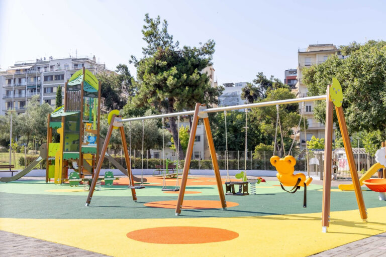 Νέα παιδική χαρά στο πεδίο του Άρεως στη Θεσσαλονίκη