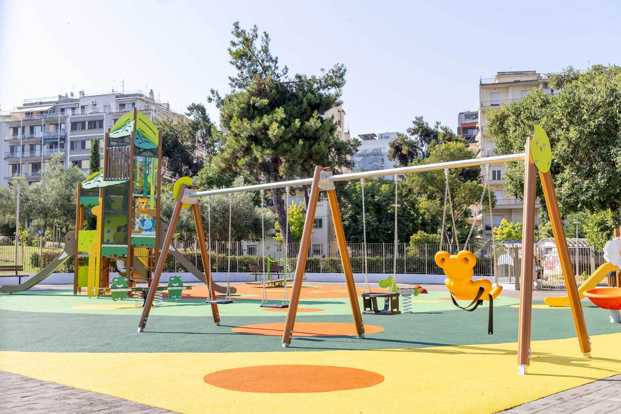 Νέα παιδική χαρά στο πεδίο του Άρεως στη Θεσσαλονίκη