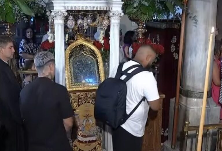 Η Αγία εικόνα της Παναγίας στην Τήνο