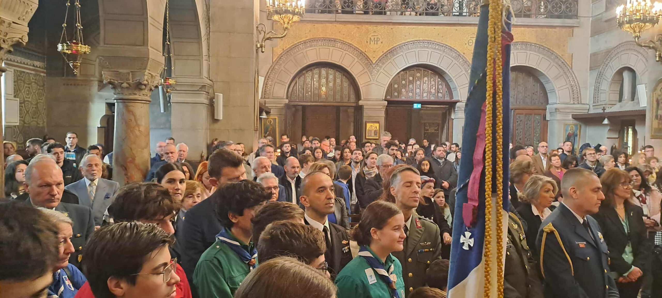 Πλήθος πιστών στη δοξολογία του Αγίου Στεφάνου στο Παρίσι 