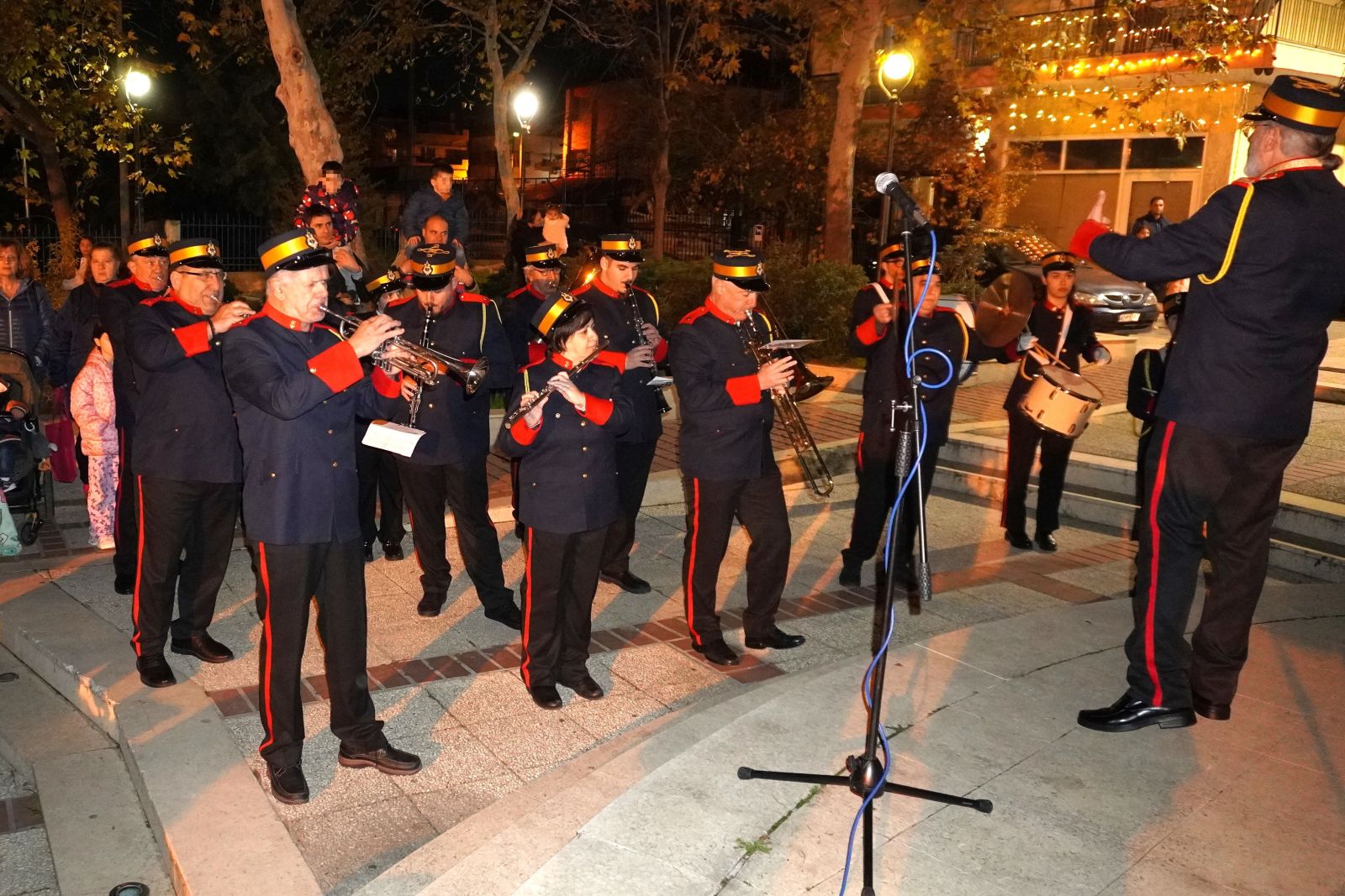 Άναμμα χριστουγεννιάτικου δέντρου Εύοσμος 2025