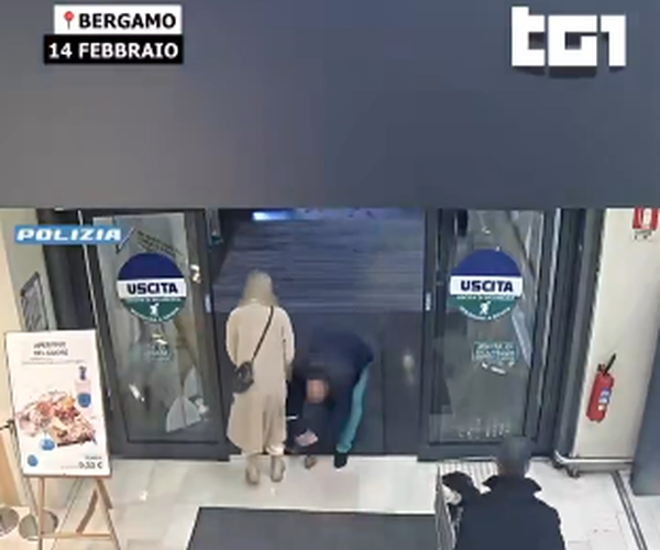 Bergamo άστεγος προσπάθησε να αρπάξει παιδάκι