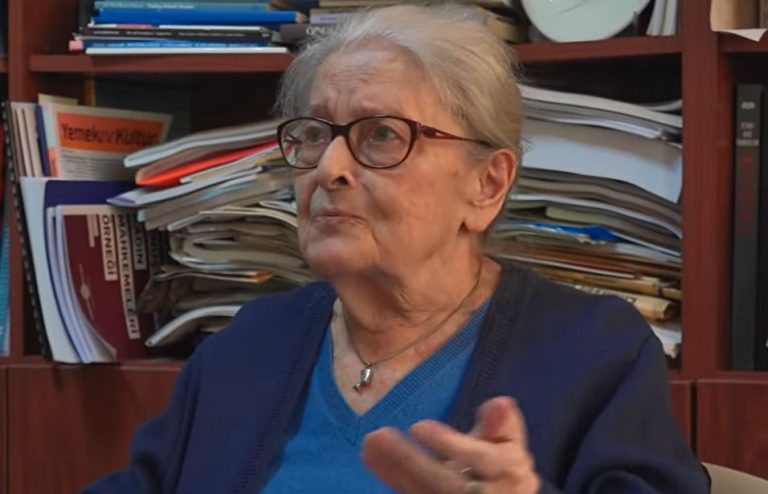 Η φιλόσοφος Ιωάννα Κουτσουράδη